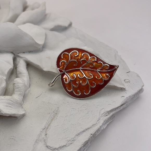 Leaf Brooch Orange Enamel Silver Tone - Picture 2 of 7